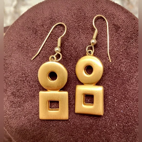 Vintage 1990s Anne Klein “Russian Gold” Necklace & Earrings Set - Picture 6 of 6